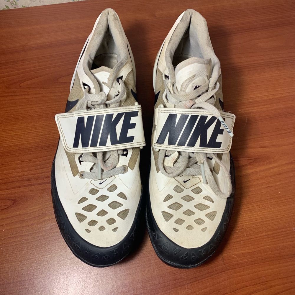 nike throwing shoes